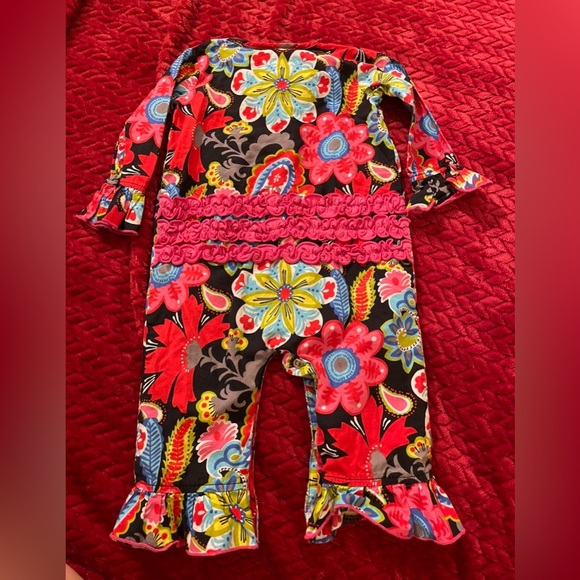 NWOT Baby Girl Boutique Ruffled Floral Pattern Outfit - Picture 2 of 6